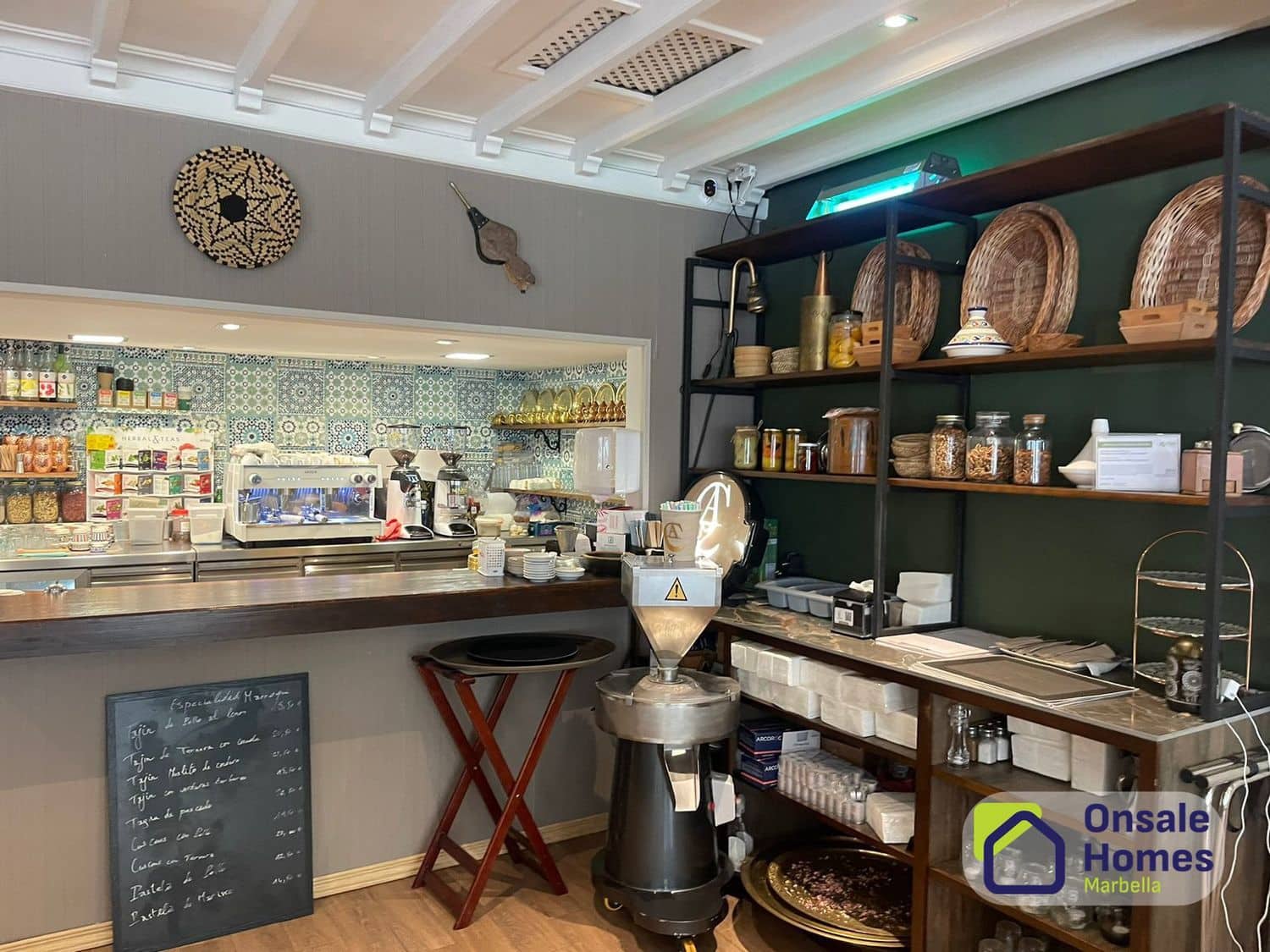 Kommersiell att hyra i Marbella - 1 900 € (Ref: 10108664)