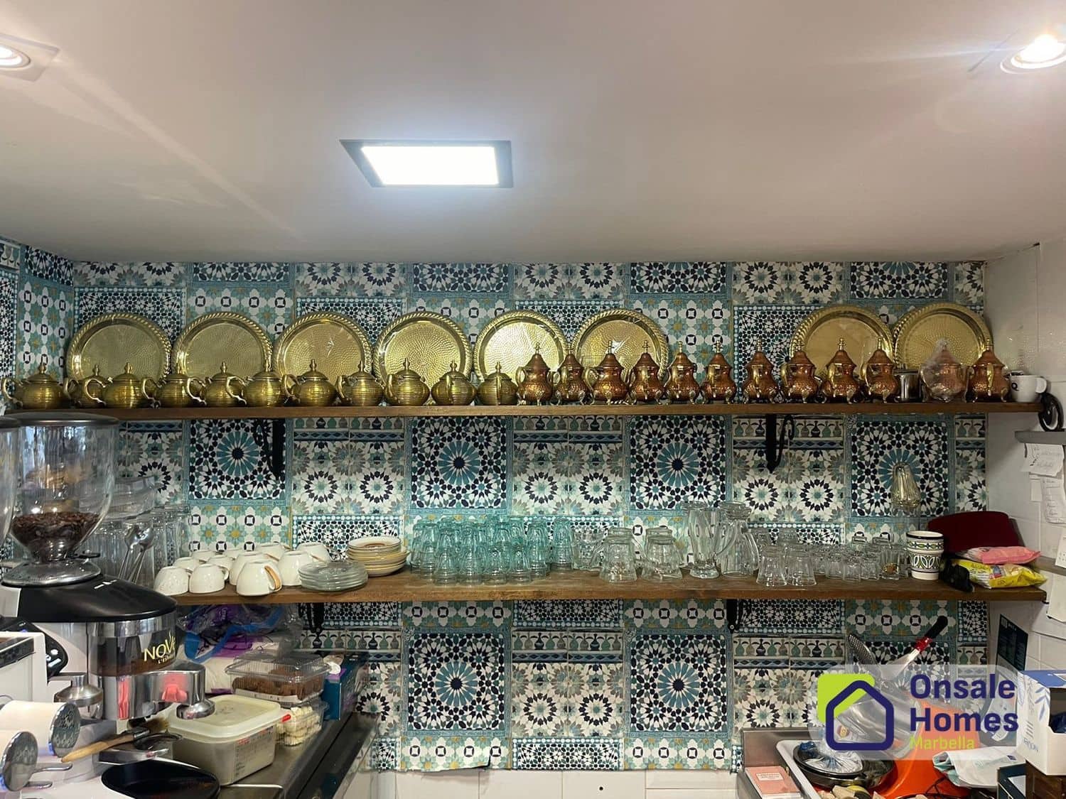 Kommersiell att hyra i Marbella - 1 900 € (Ref: 10108664)