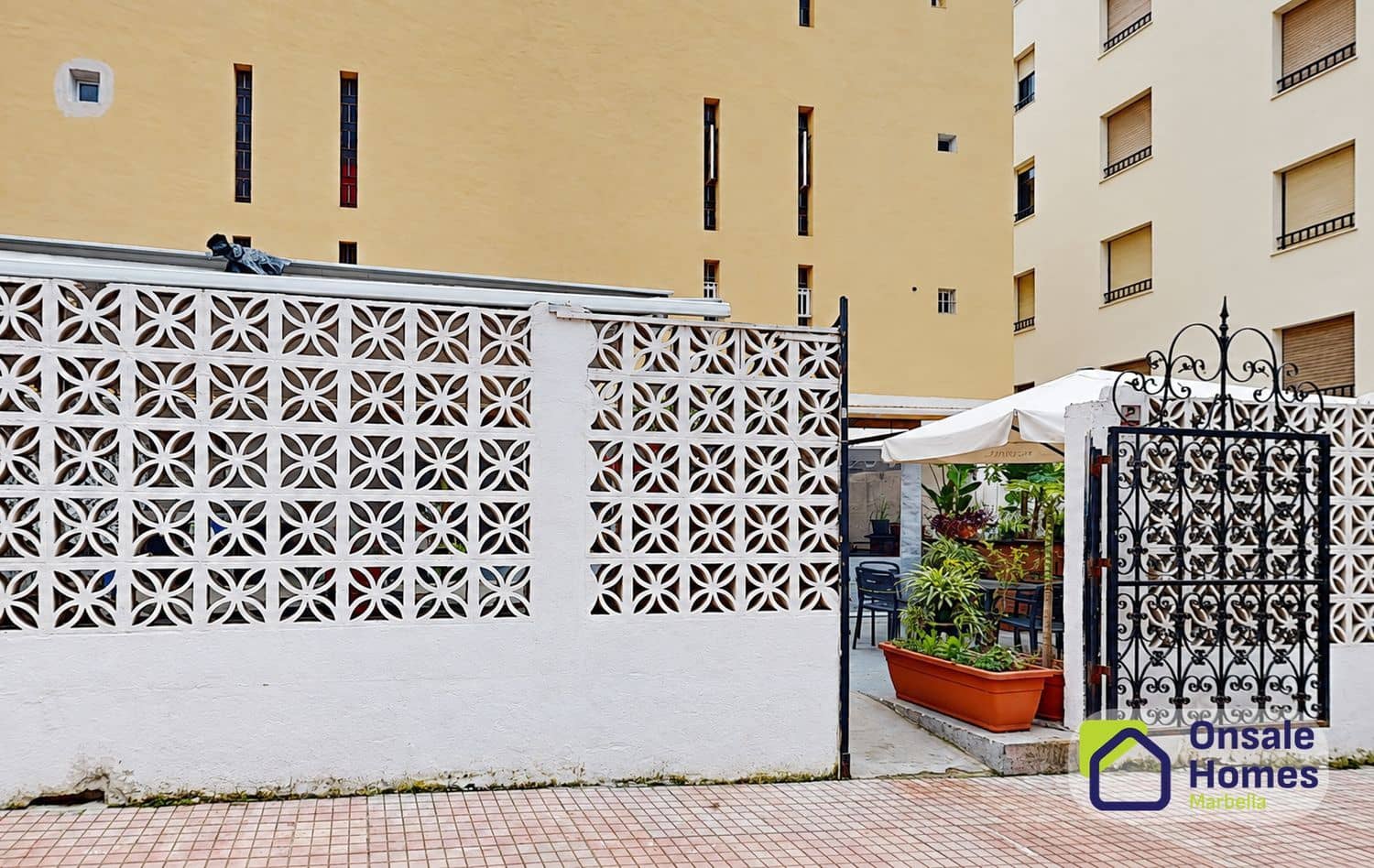 Commercial for sale in Marbella - € 250,000 (Ref: 10118521)