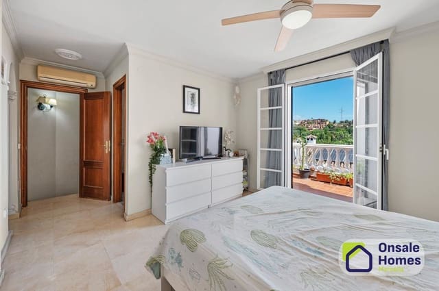4 sypialnia Dom na sprzedaż w Torrecilla - La Cañada, Marbella z basenem garażem - 590 000 € (Ref: 10118522)