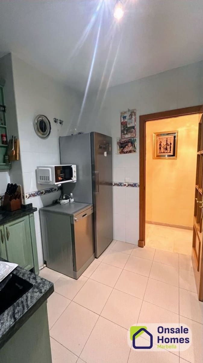 2 soverom Leilighet til salgs i Marbella med garasje - € 800 000 (Ref: 10127635)