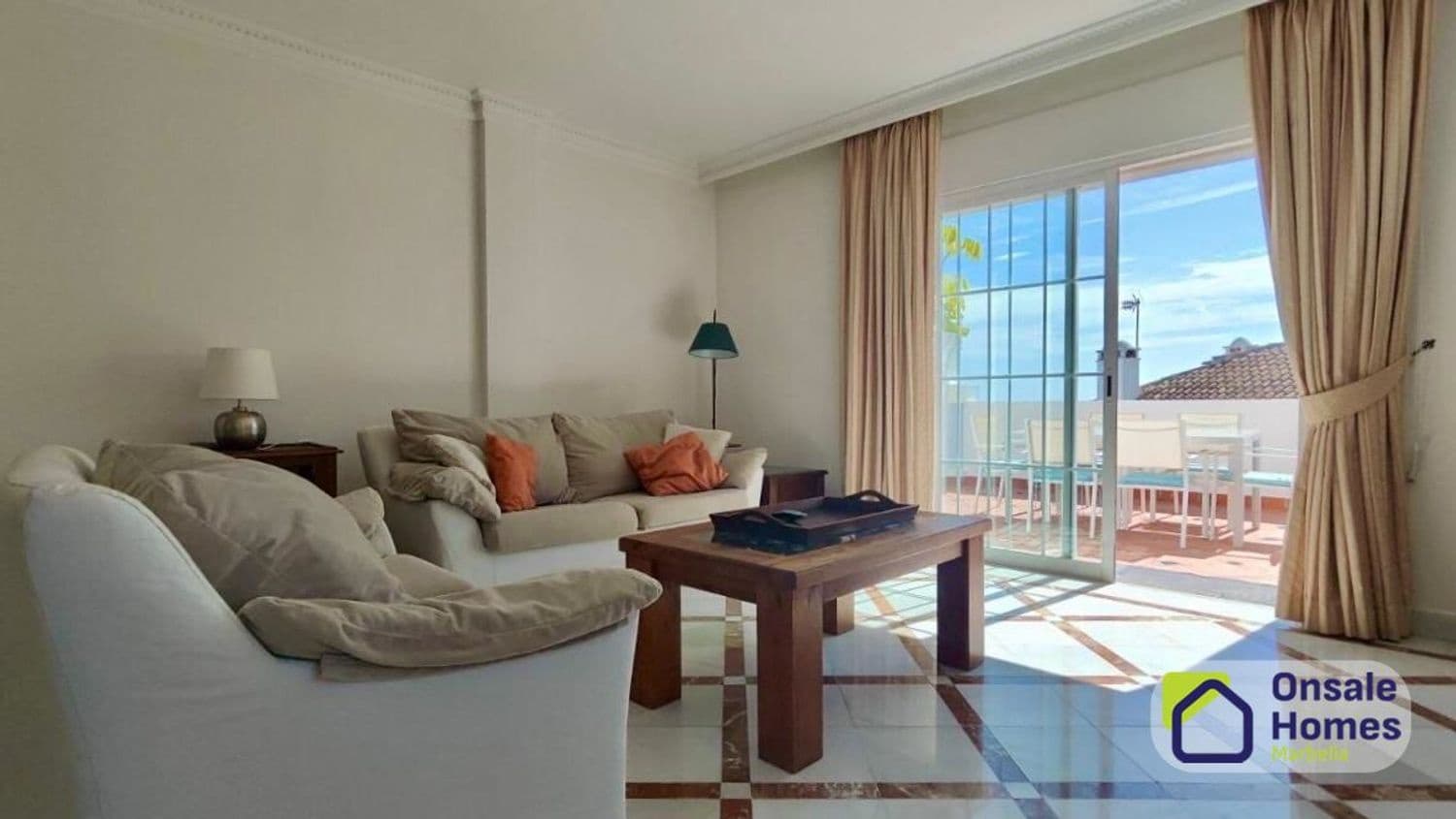 2 bedroom Apartment for rent in Nueva Andalucia with pool garage - € 2,100 (Ref: 10127636)