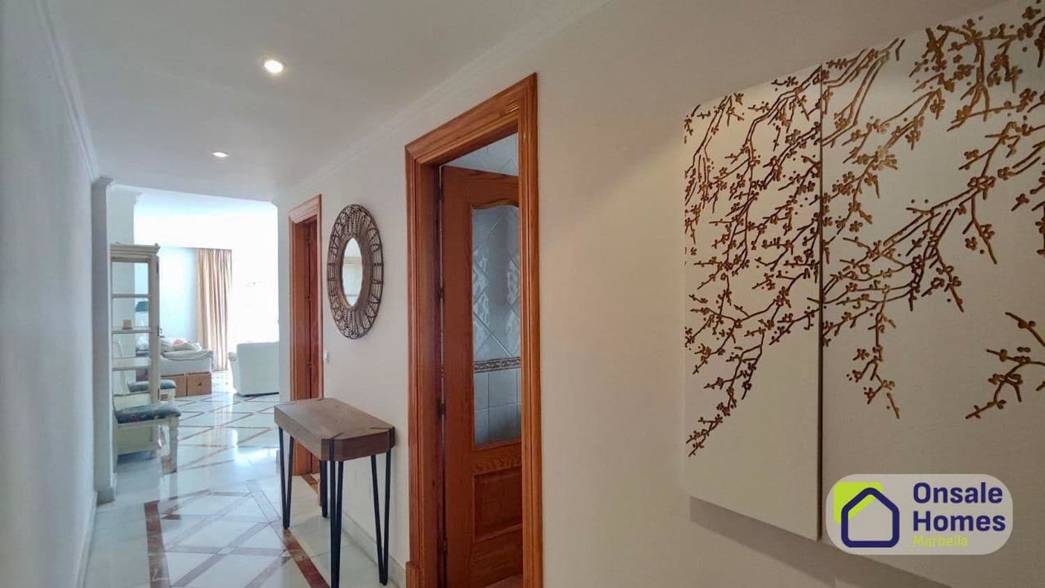 2 bedroom Apartment for rent in Nueva Andalucia with pool garage - € 2,100 (Ref: 10127636)