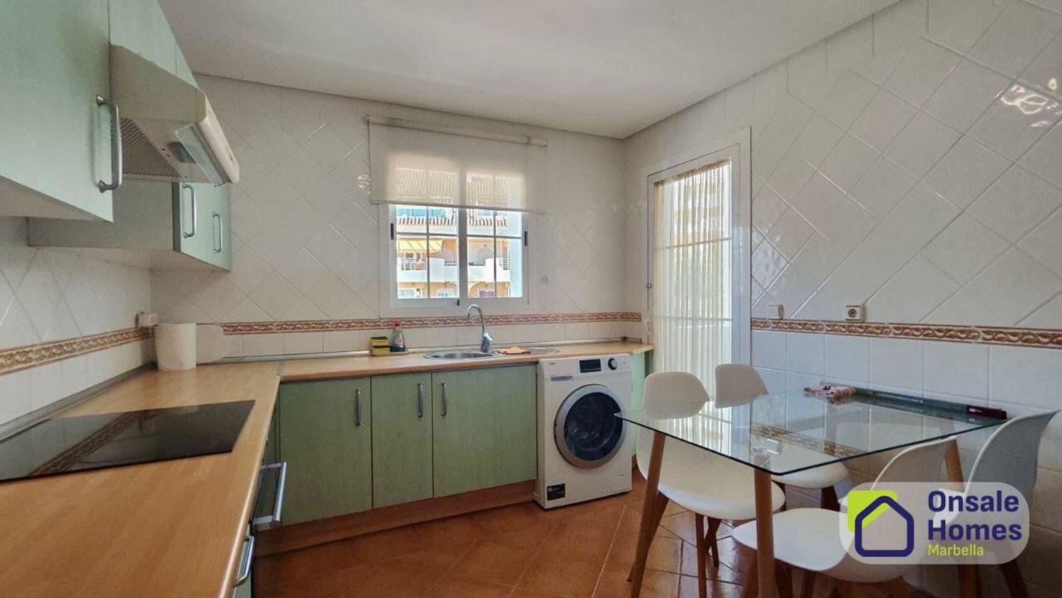 2 bedroom Apartment for rent in Nueva Andalucia with pool garage - € 2,100 (Ref: 10127636)