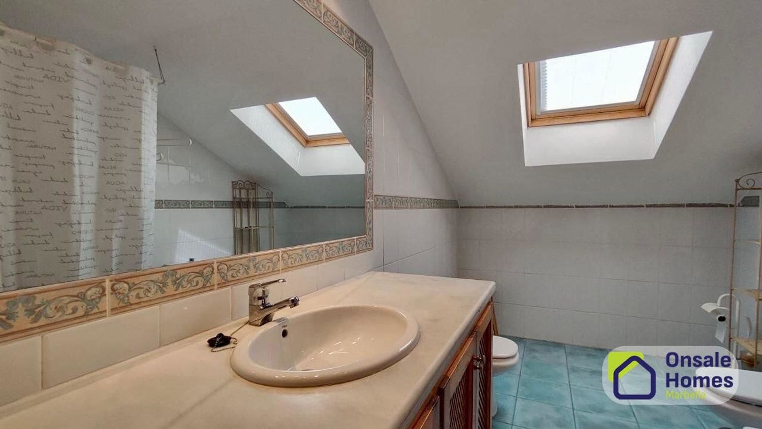 2 bedroom Apartment for rent in Nueva Andalucia with pool garage - € 2,100 (Ref: 10127636)