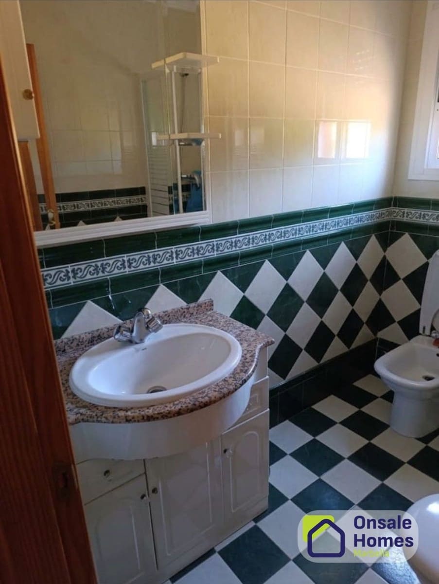 4 sovrum Villa att hyra i Ojen med pool garage - 3 000 € (Ref: 10135535)