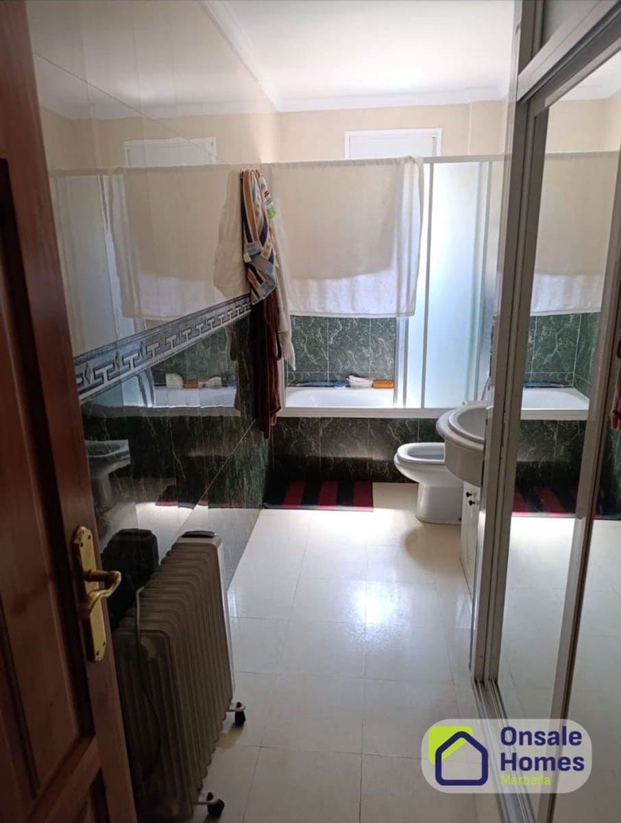 4 sovrum Villa att hyra i Ojen med pool garage - 3 000 € (Ref: 10135535)
