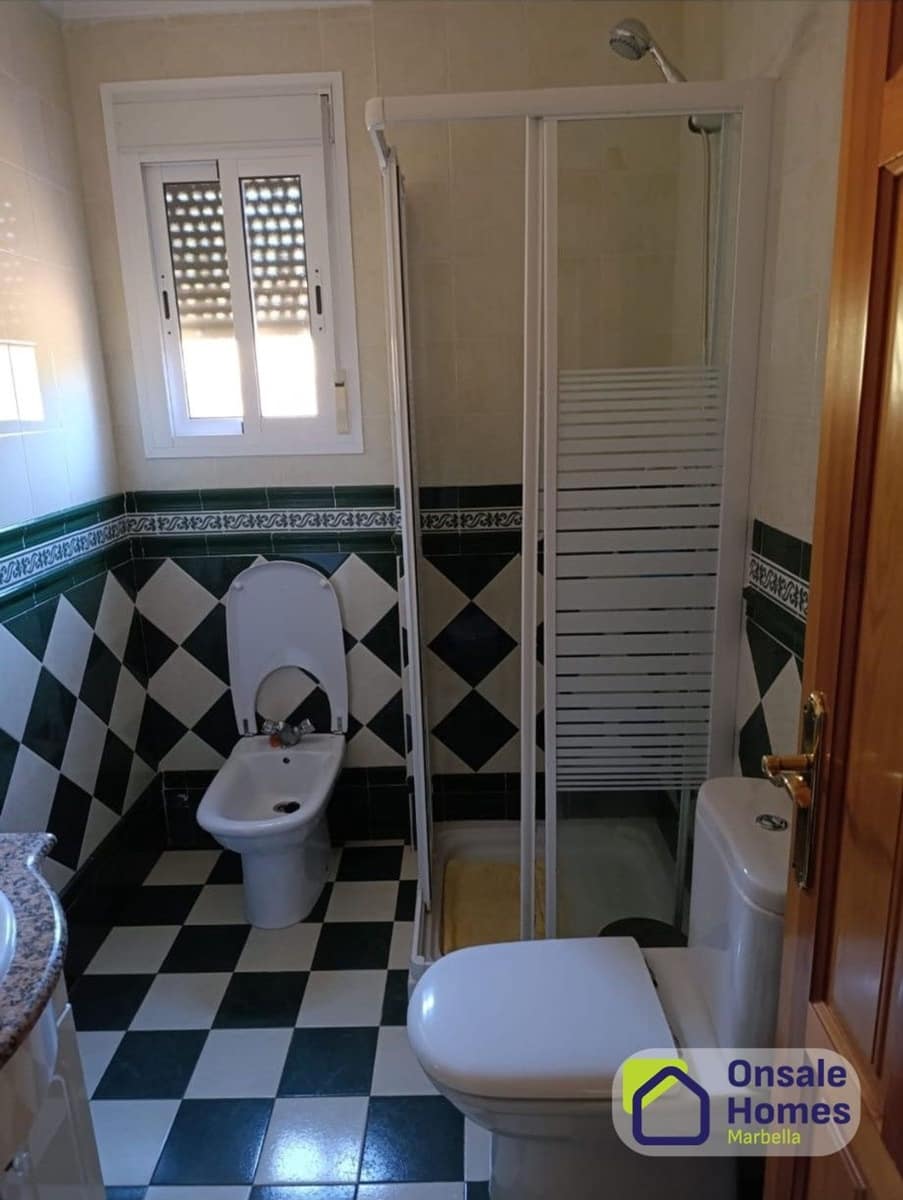 4 sovrum Villa att hyra i Ojen med pool garage - 3 000 € (Ref: 10135535)