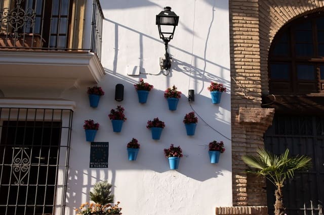 Commercial for rent in Playa de Fontanilla, Marbella - € 2,500 (Ref: 10141499)