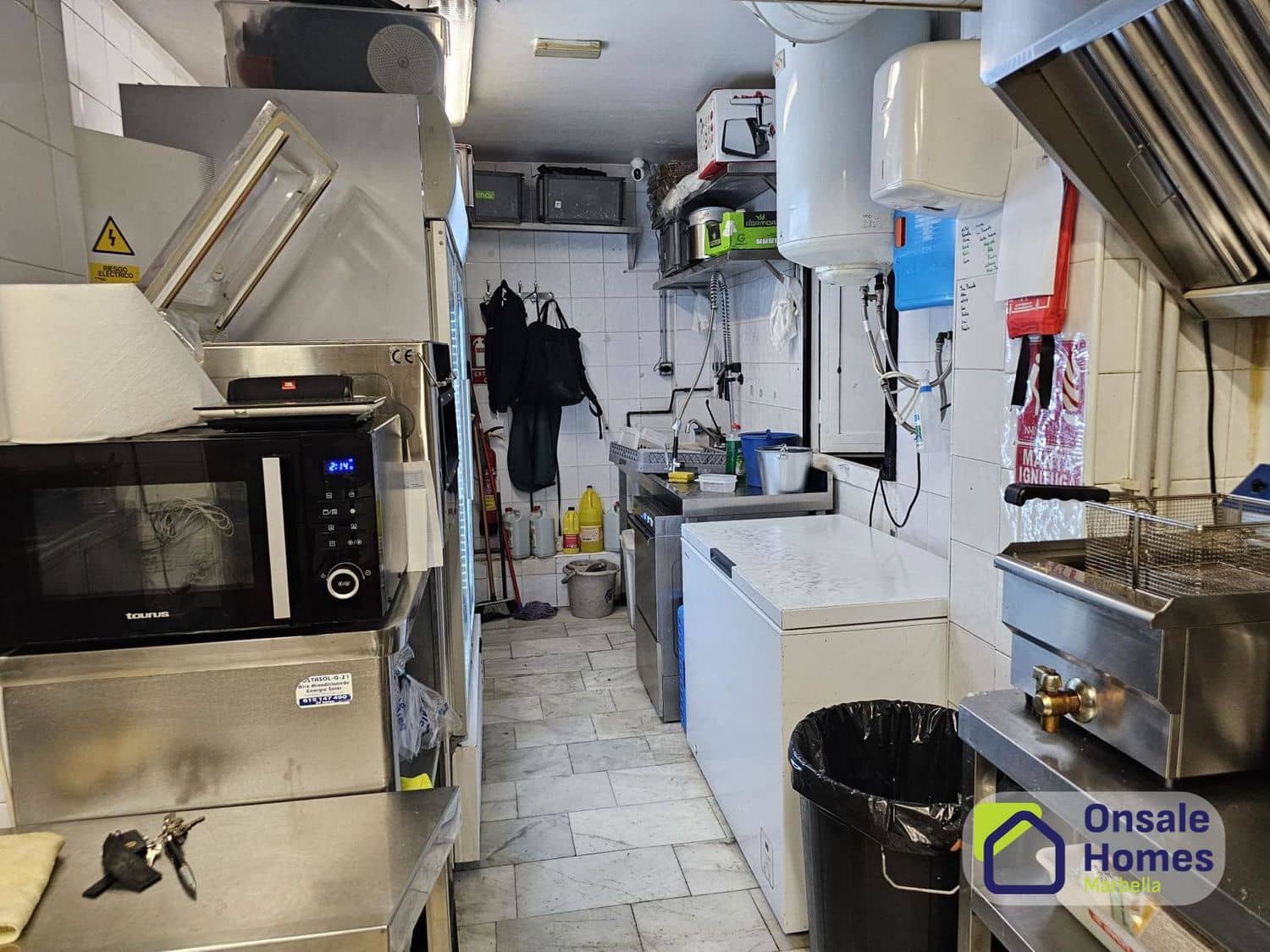 Commercial for rent in Marbella - € 2,500 (Ref: 10141499)