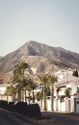 Comercial para arrendar em Nueva Andalucía Centro, Marbella - 3 000 € (Ref: 10141500)