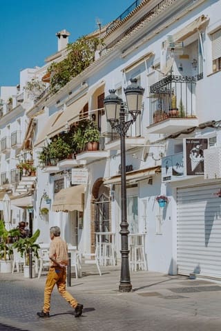 Comercial para arrendar em Nueva Andalucía Centro, Marbella - 3 000 € (Ref: 10141500)