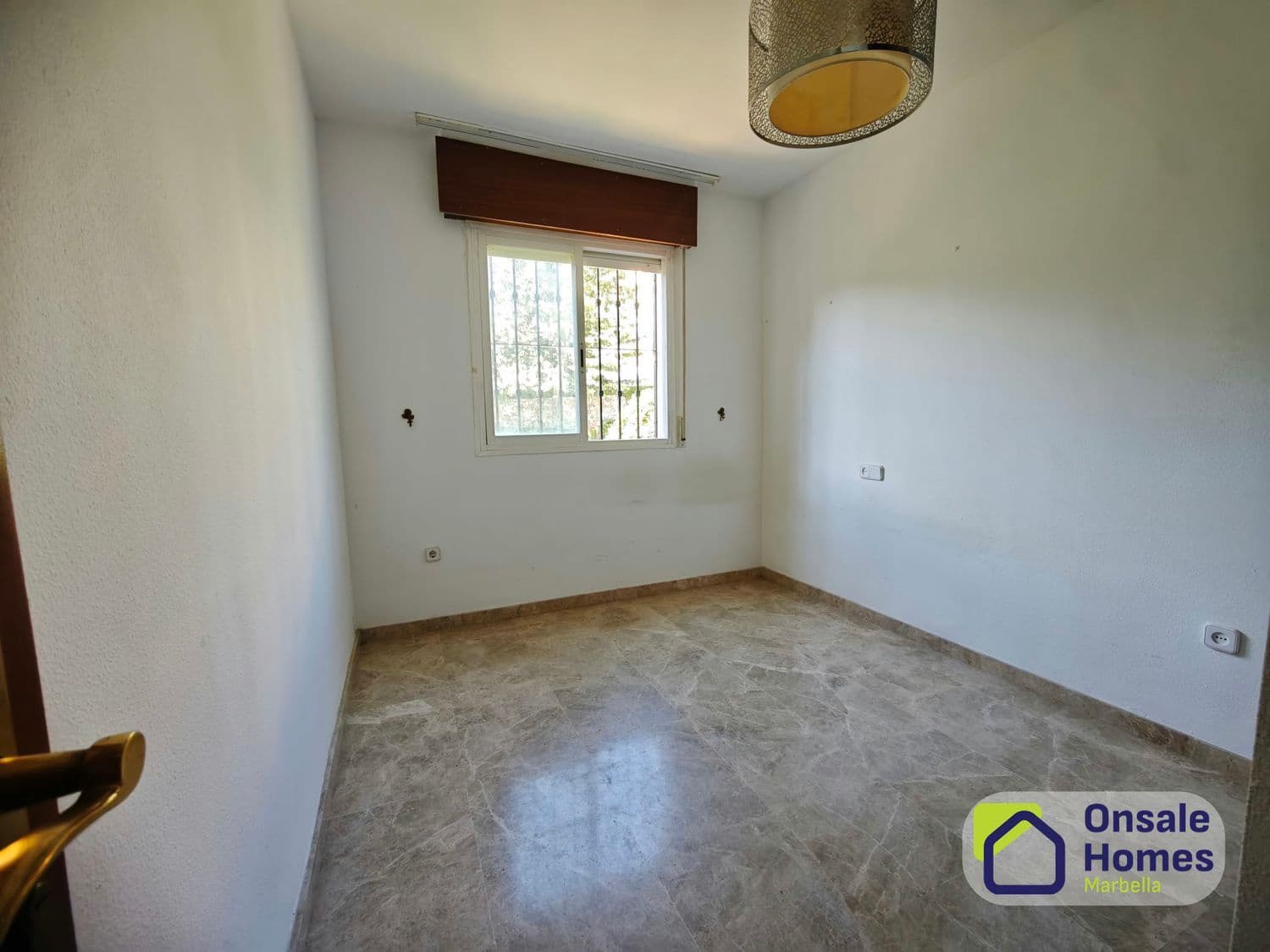 4 Zimmer Haus zu verkaufen in Marbella mit Pool Garage - 650.000 € (Ref: 10148210)