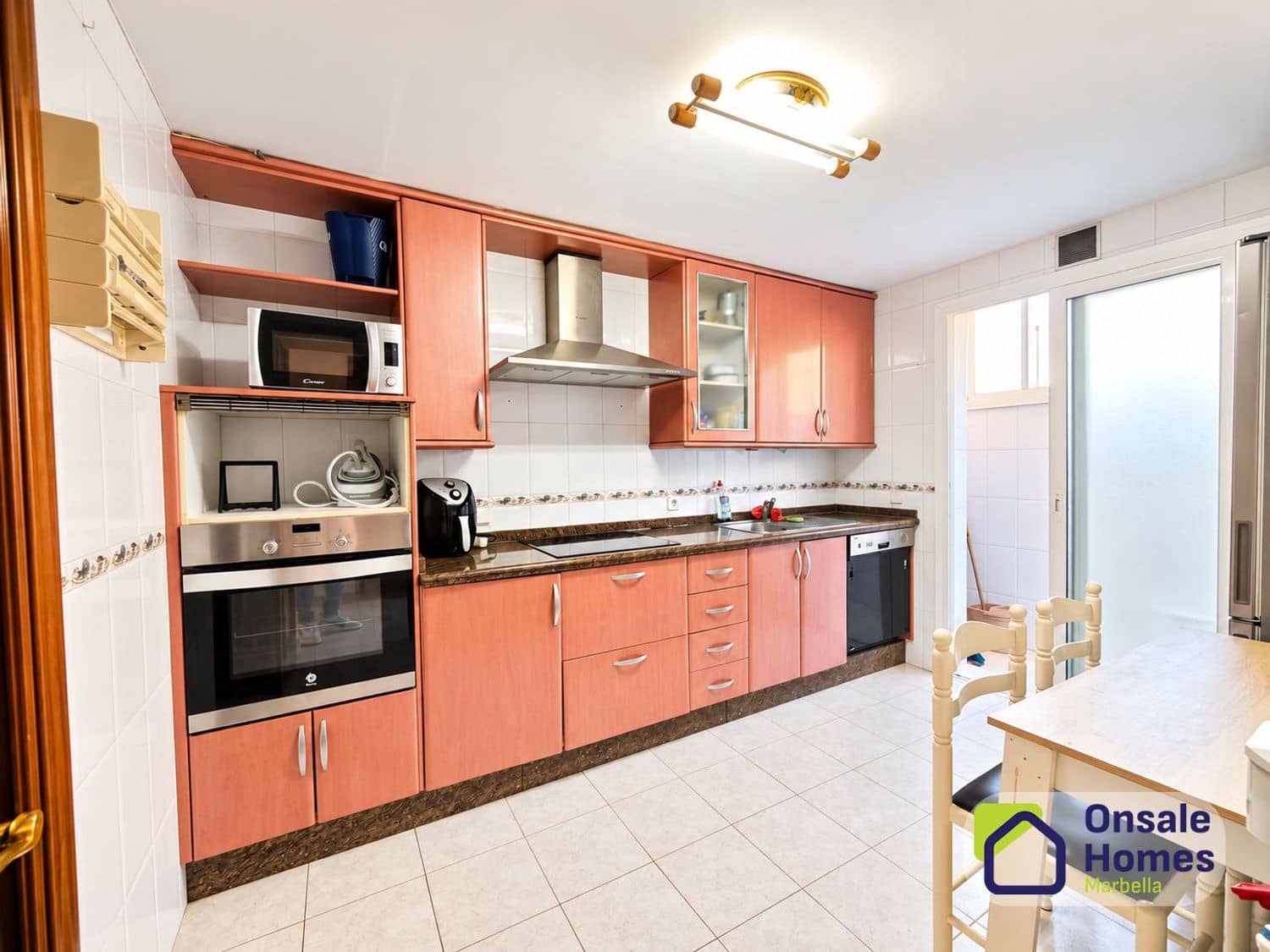 4 Zimmer Haus zu verkaufen in Marbella mit Pool Garage - 650.000 € (Ref: 10148210)