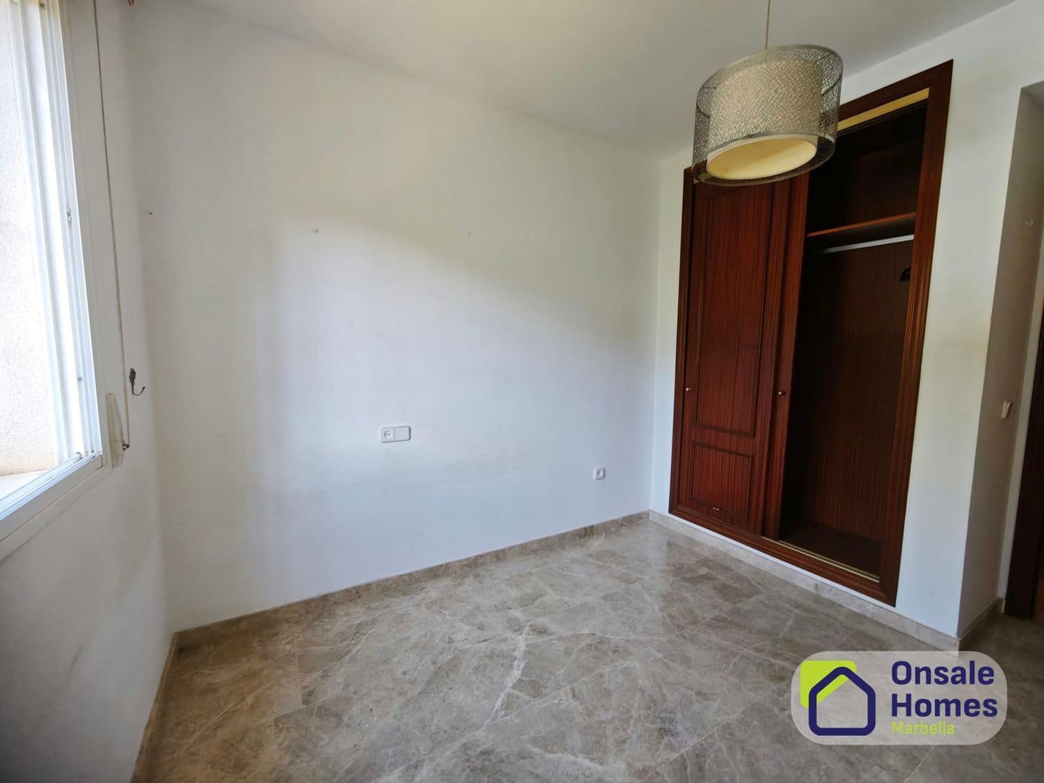 4 Zimmer Haus zu verkaufen in Marbella mit Pool Garage - 650.000 € (Ref: 10148210)