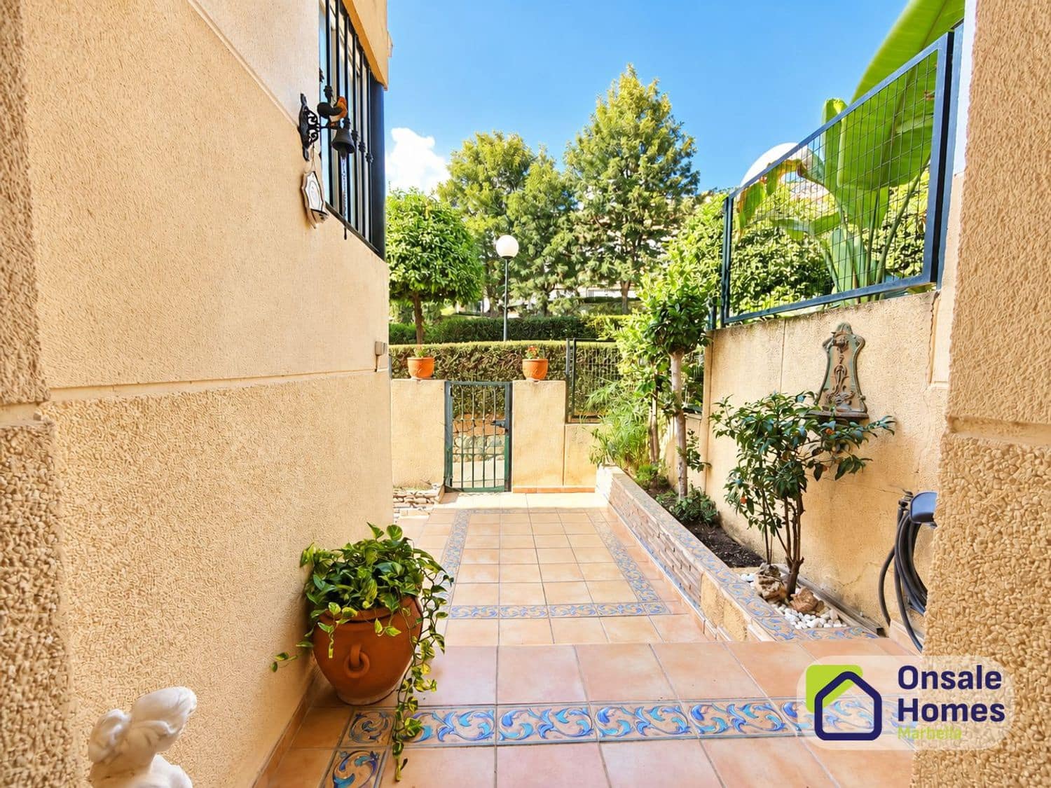 4 Zimmer Haus zu verkaufen in Marbella mit Pool Garage - 650.000 € (Ref: 10148210)