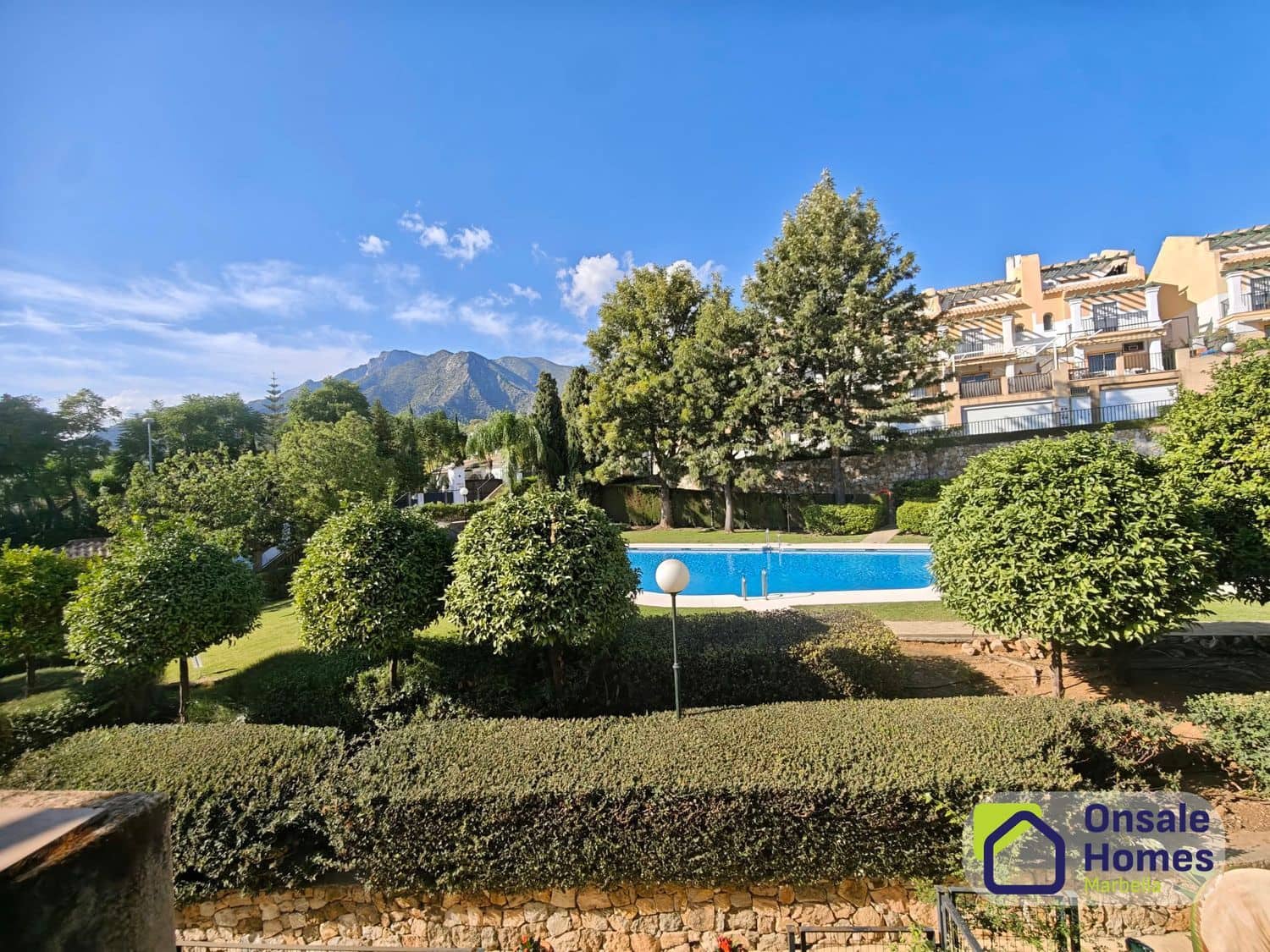 4 Zimmer Haus zu verkaufen in Marbella mit Pool Garage - 650.000 € (Ref: 10148210)