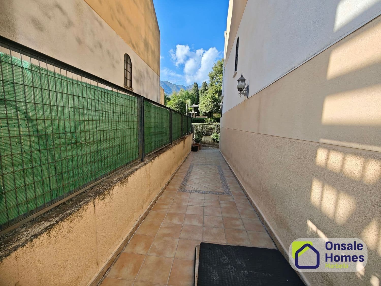 4 Zimmer Haus zu verkaufen in Marbella mit Pool Garage - 650.000 € (Ref: 10148210)