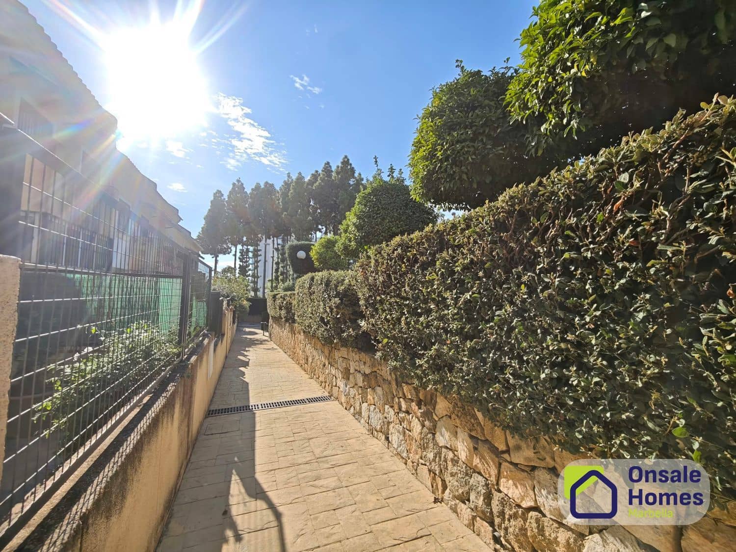 4 Zimmer Haus zu verkaufen in Marbella mit Pool Garage - 650.000 € (Ref: 10148210)