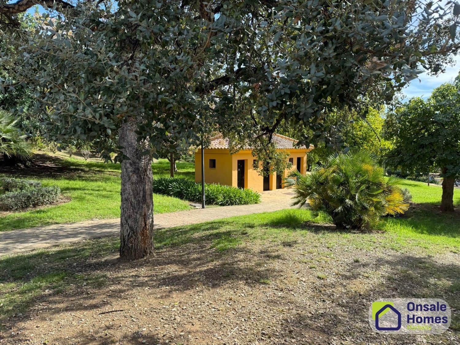 Comercial para arrendar em Marbella - 600 € (Ref: 10154443)