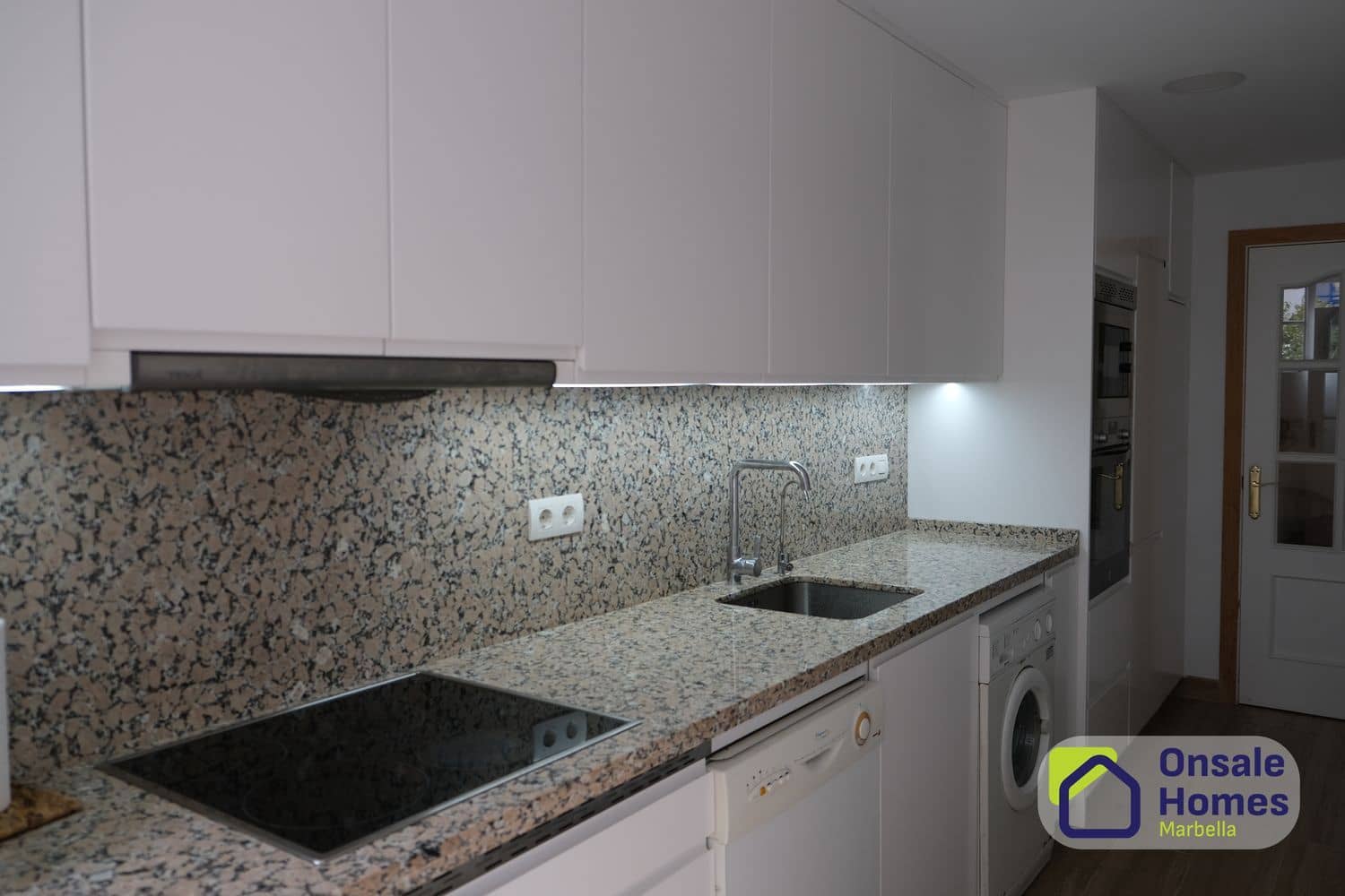 Apartamento de 3 habitaciones en Marbella en venta con piscina garaje - 787.000 € (Ref: 10165971)