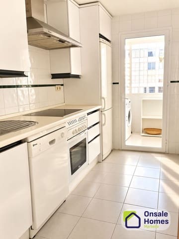 2 soverom Leilighet til salgs i La Dama de Noche - La Alzambra, Marbella med svømmebasseng garasje - € 450 000 (Ref: 10176119)