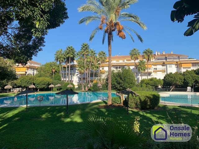 2 soverom Leilighet til salgs i La Dama de Noche - La Alzambra, Marbella med svømmebasseng garasje - € 450 000 (Ref: 10176119)