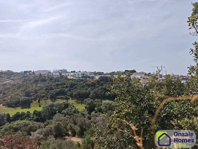 Rakentamaton maa myytävänä paikassa La Reserva, Marbella - 800 000 € (Ref: 7143077)