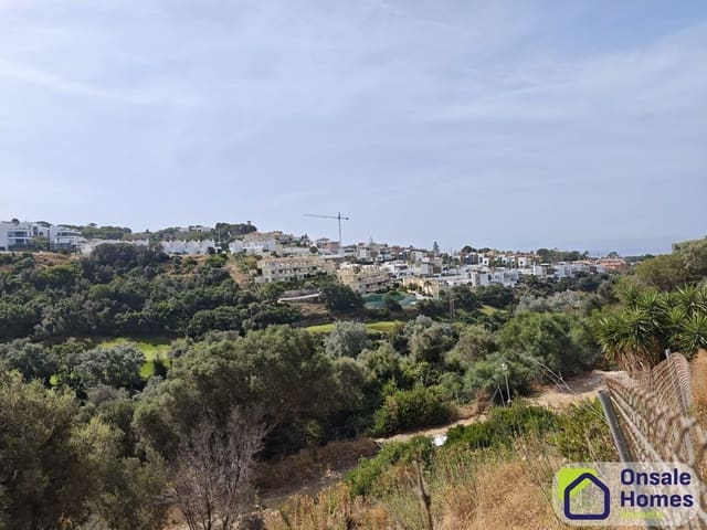 Rakentamaton maa myytävänä paikassa La Reserva, Marbella - 800 000 € (Ref: 7143077)