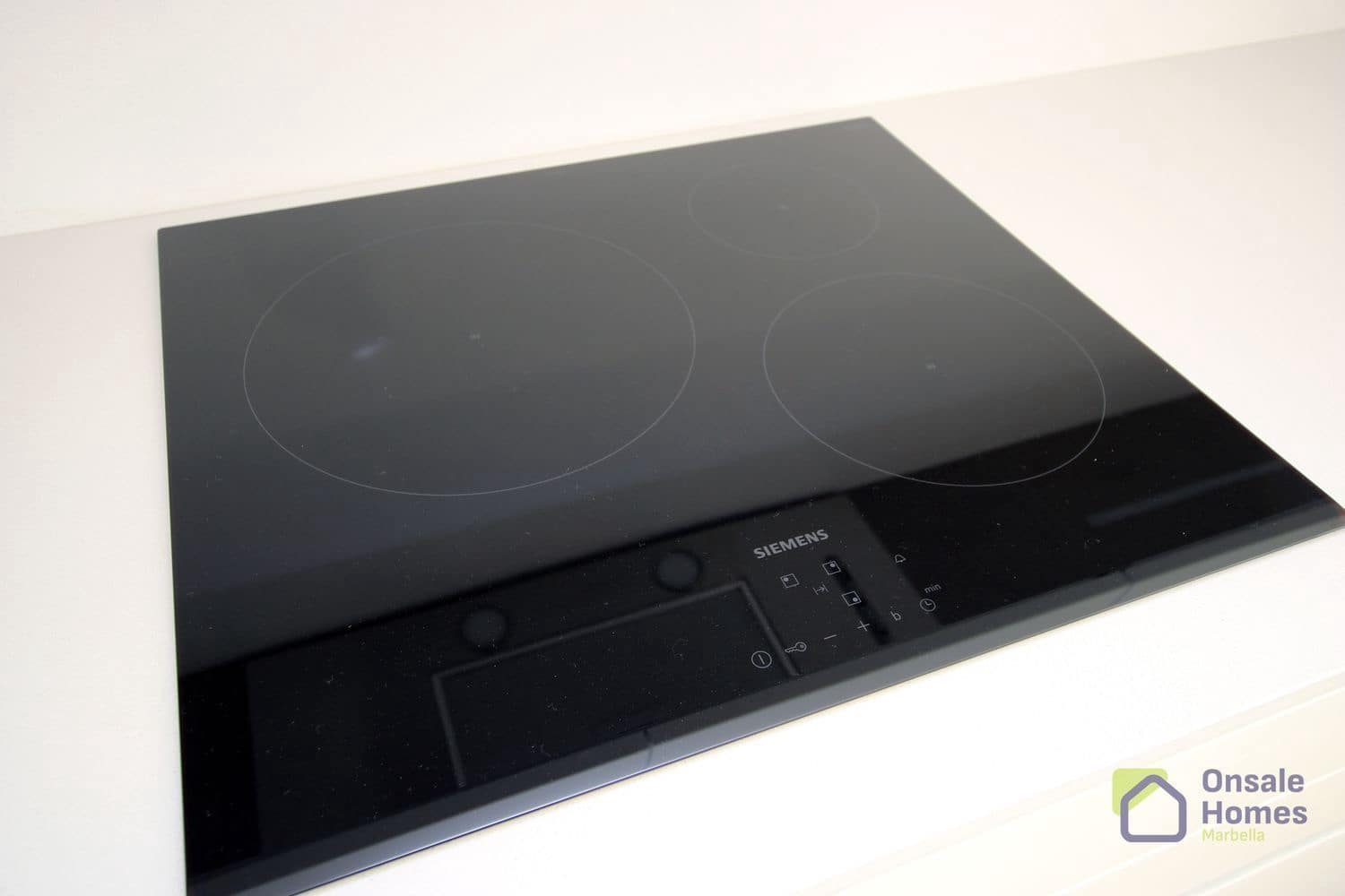 4 chambre Villa/Maison à vendre à Rio Real avec piscine garage - 2 300 000 € (Ref: 7945325)