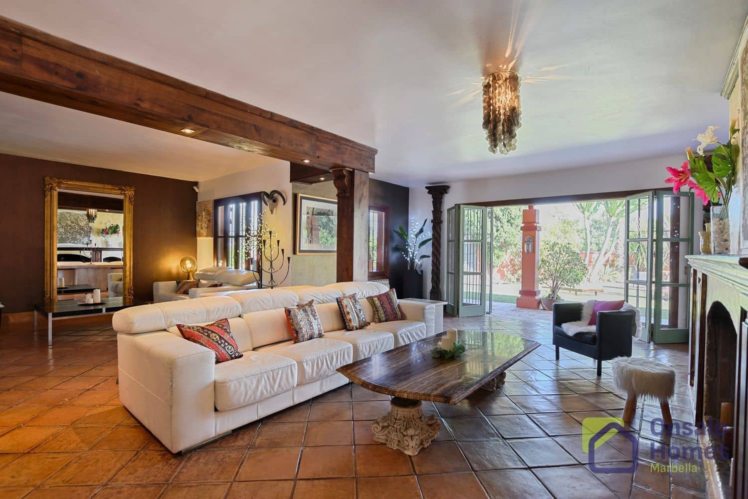 6 slaapkamer Villa te koop in Nueva Andalucia met zwembad garage - € 2.290.000 (Ref: 8569448)