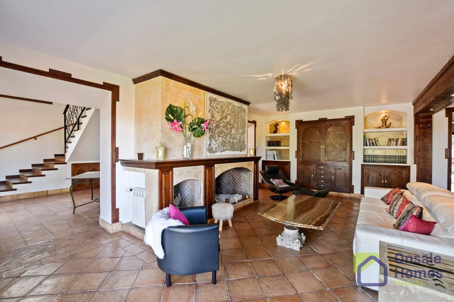 6 slaapkamer Villa te koop in Nueva Andalucia met zwembad garage - € 2.290.000 (Ref: 8569448)