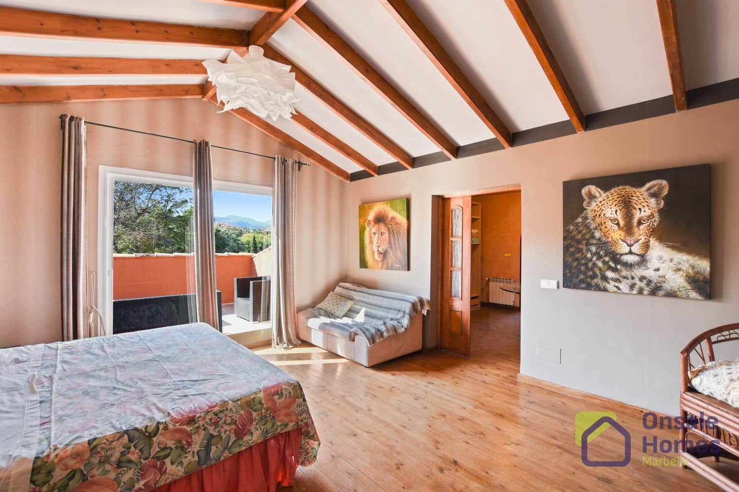 6 slaapkamer Villa te koop in Nueva Andalucia met zwembad garage - € 2.290.000 (Ref: 8569448)