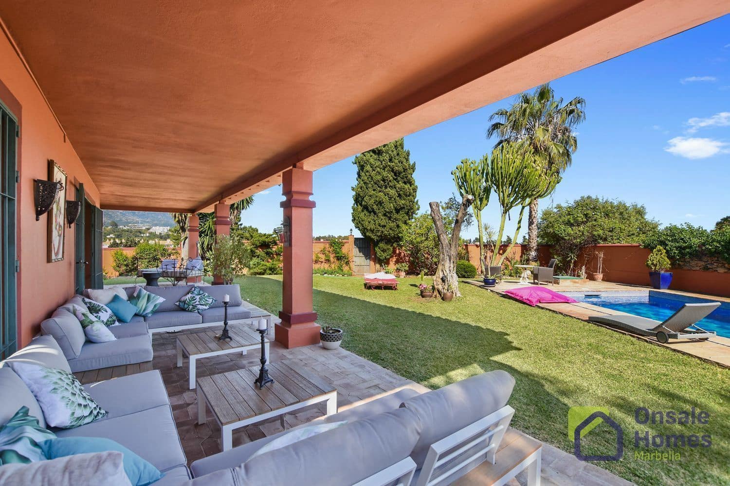 6 slaapkamer Villa te koop in Nueva Andalucia met zwembad garage - € 2.290.000 (Ref: 8569448)