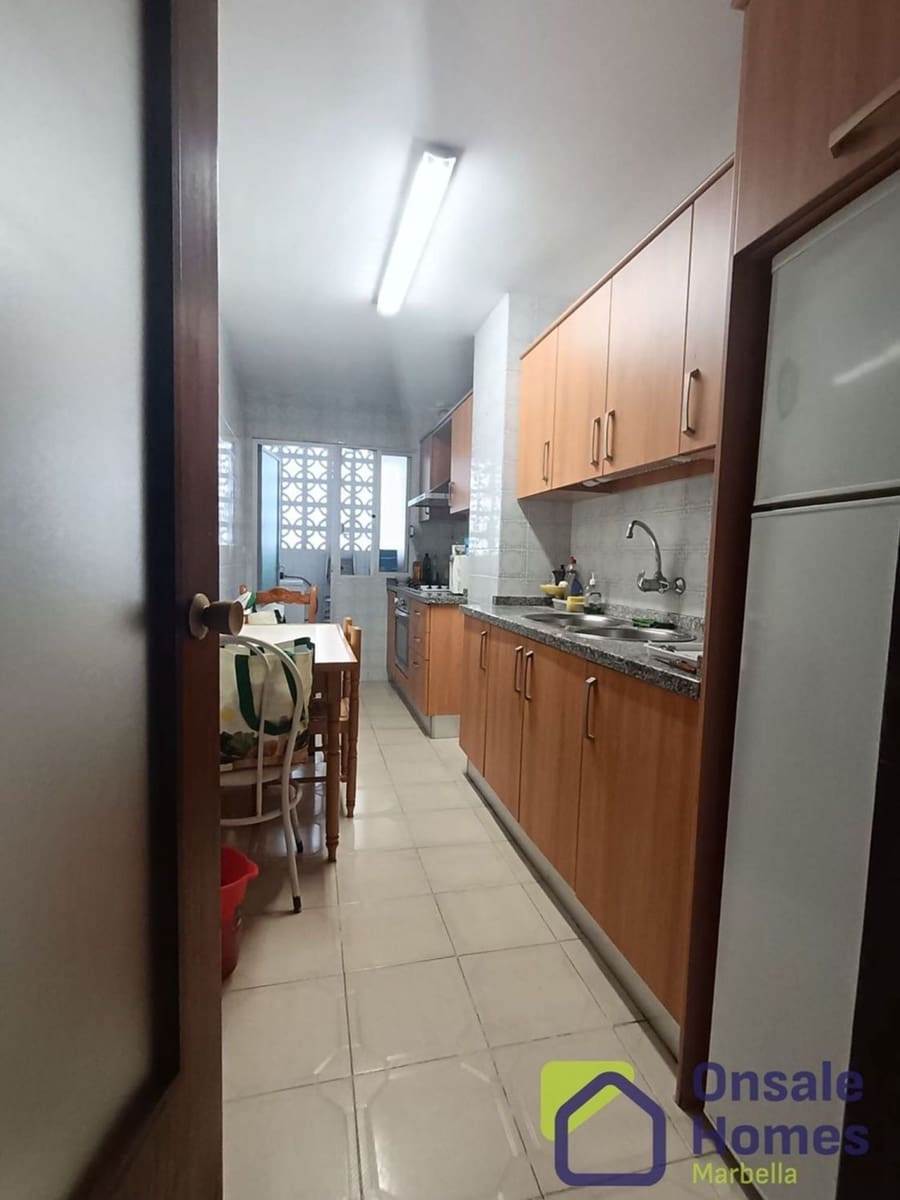 4 slaapkamer Appartement te koop in Marbella met garage - € 319.000 (Ref: 8664877)