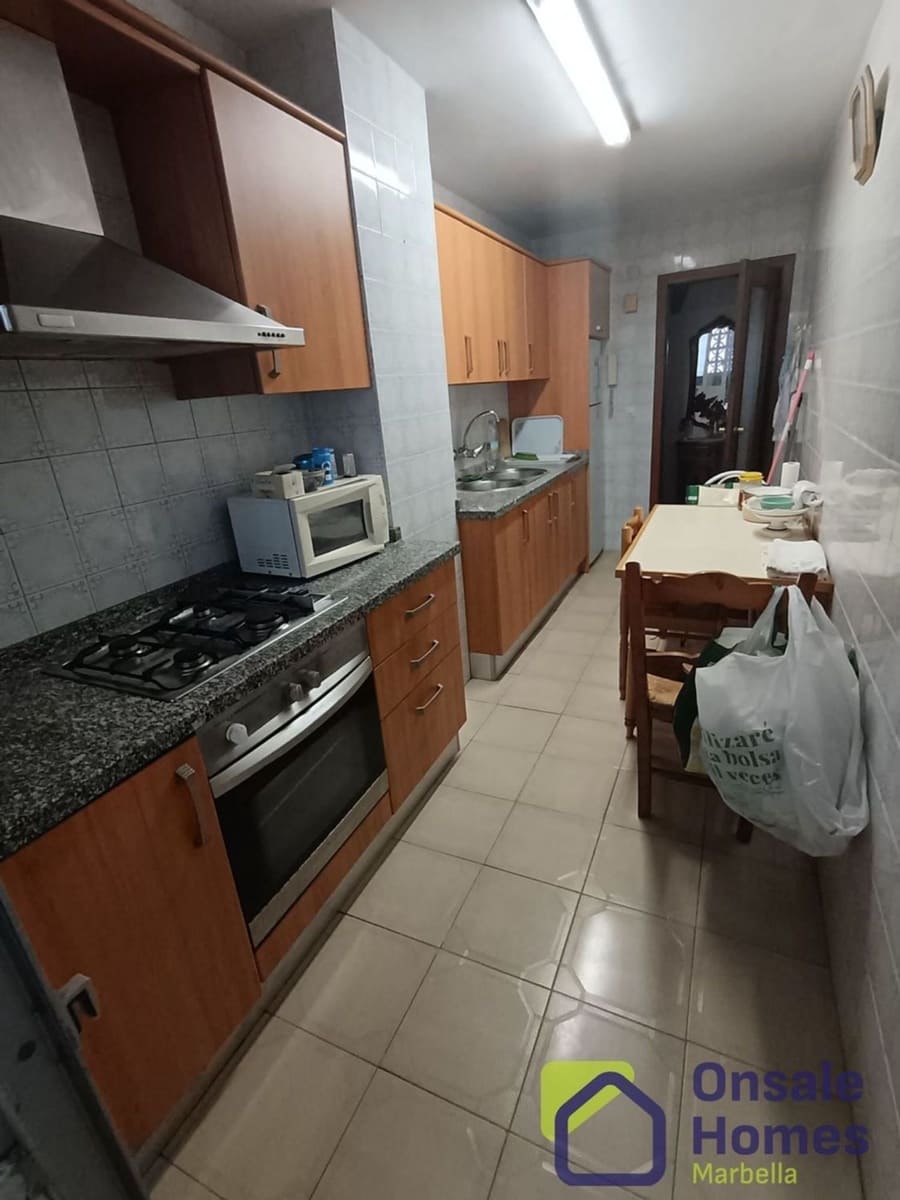 4 slaapkamer Appartement te koop in Marbella met garage - € 319.000 (Ref: 8664877)