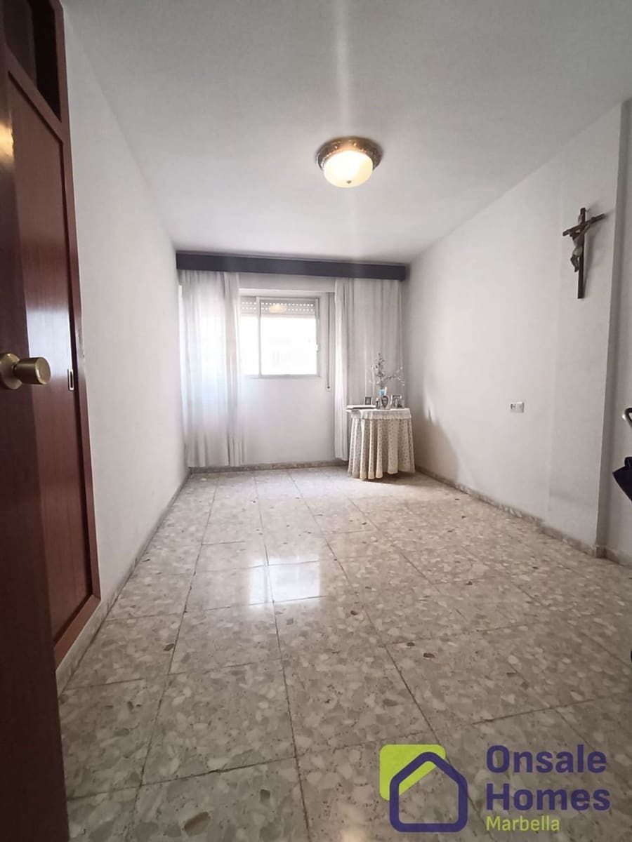 4 slaapkamer Appartement te koop in Marbella met garage - € 319.000 (Ref: 8664877)