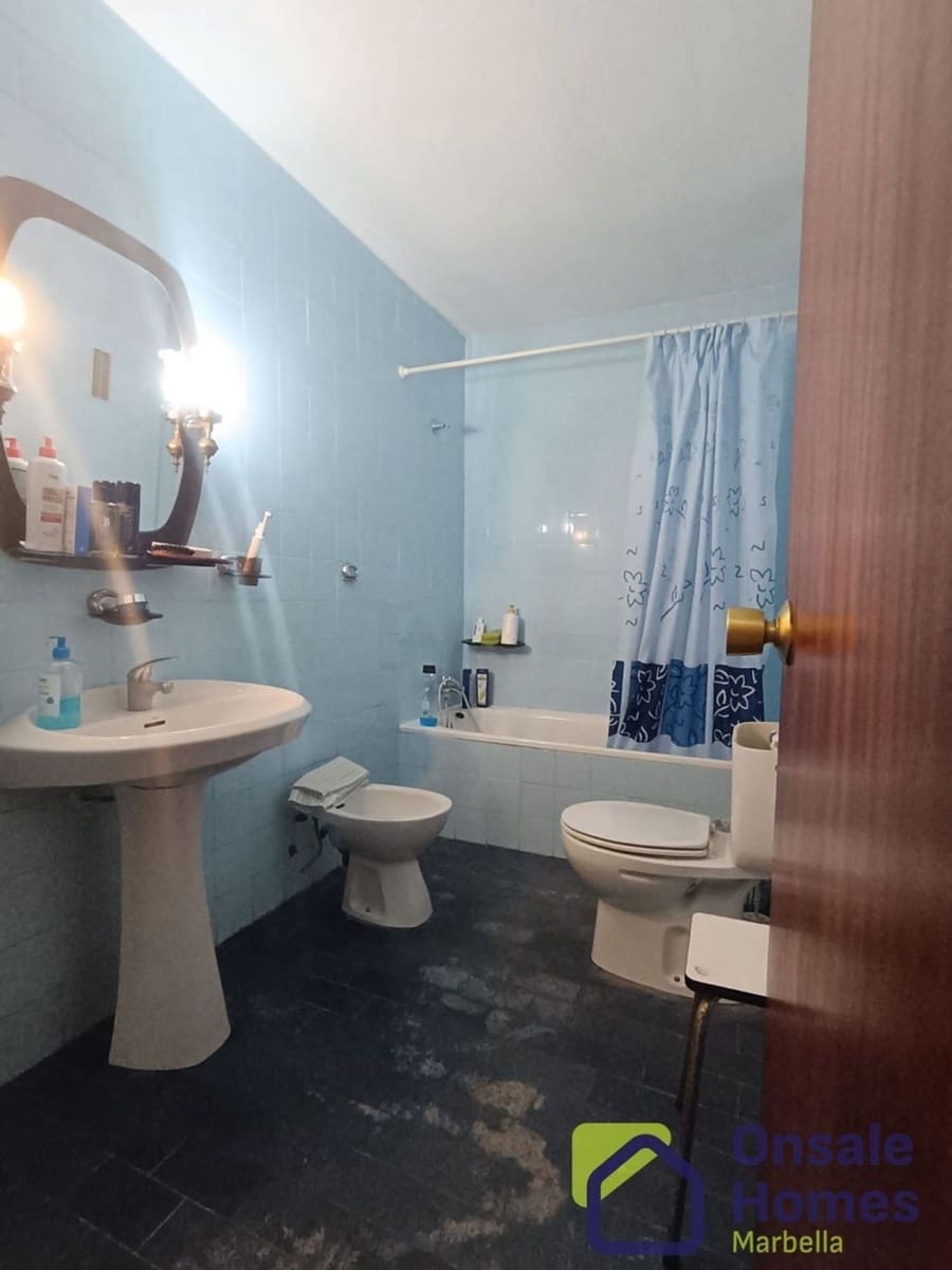 4 slaapkamer Appartement te koop in Marbella met garage - € 319.000 (Ref: 8664877)