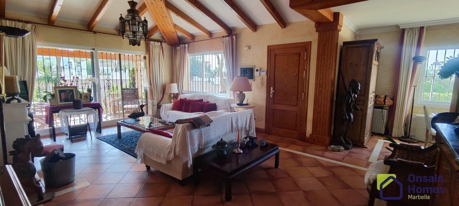 6 bedroom Villa for sale in Marbesa with pool garage - € 1,250,000 (Ref: 8821583)