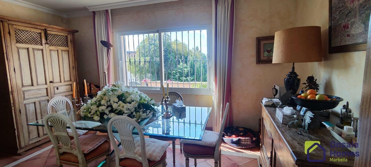 6 bedroom Villa for sale in Marbesa with pool garage - € 1,250,000 (Ref: 8821583)