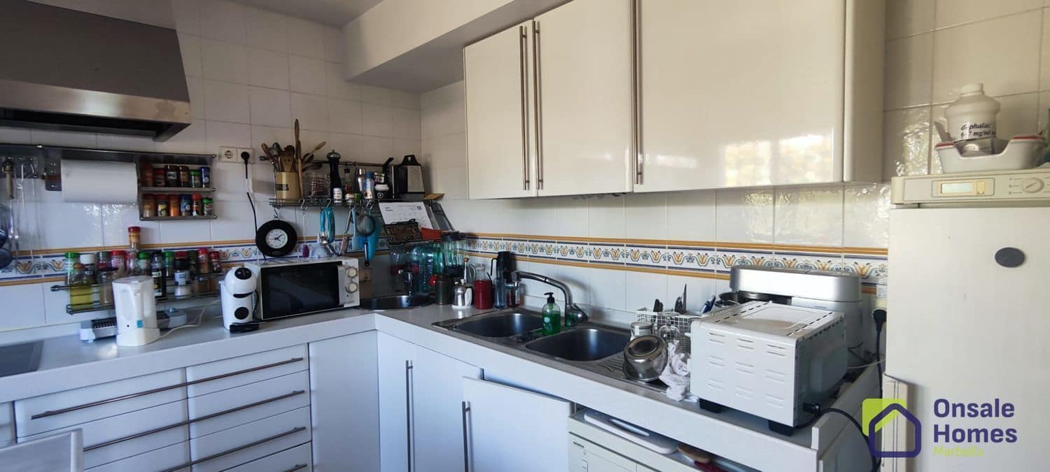 6 bedroom Villa for sale in Marbesa with pool garage - € 1,250,000 (Ref: 8821583)