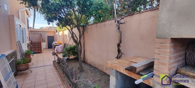 6 bedroom Villa for sale in Marbesa, Marbella with pool garage - € 1,250,000 (Ref: 8821583)