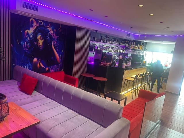 Local Comercial en Playa Bajadilla - Puertos, Marbella en alquiler - 1.700 € (Ref: 8956612)