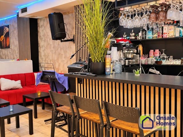 Erhverv til leje i Playa Bajadilla - Puertos, Marbella - € 1.700 (Ref: 8956612)