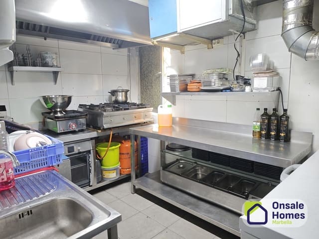 Erhverv til leje i Playa Bajadilla - Puertos, Marbella - € 1.700 (Ref: 8956612)