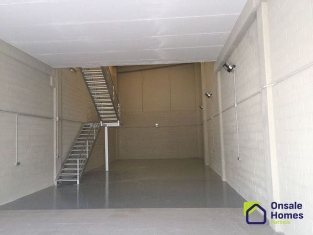 Erhverv til leje i Los Naranjos, Marbella - € 2.700 (Ref: 9006650)