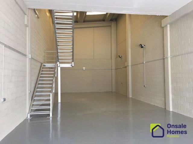 Erhverv til leje i Los Naranjos, Marbella - € 2.700 (Ref: 9006650)