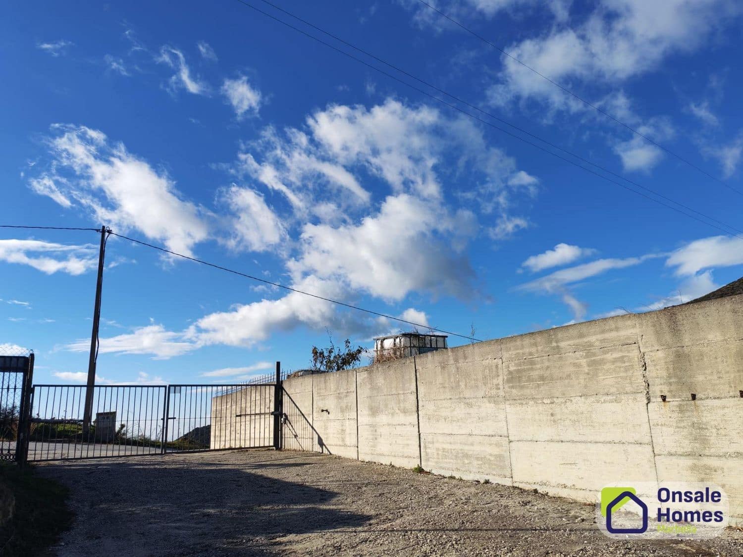 2 bedroom Finca/Country House for sale in Ojen with garage - € 330,000 (Ref: 9047239)