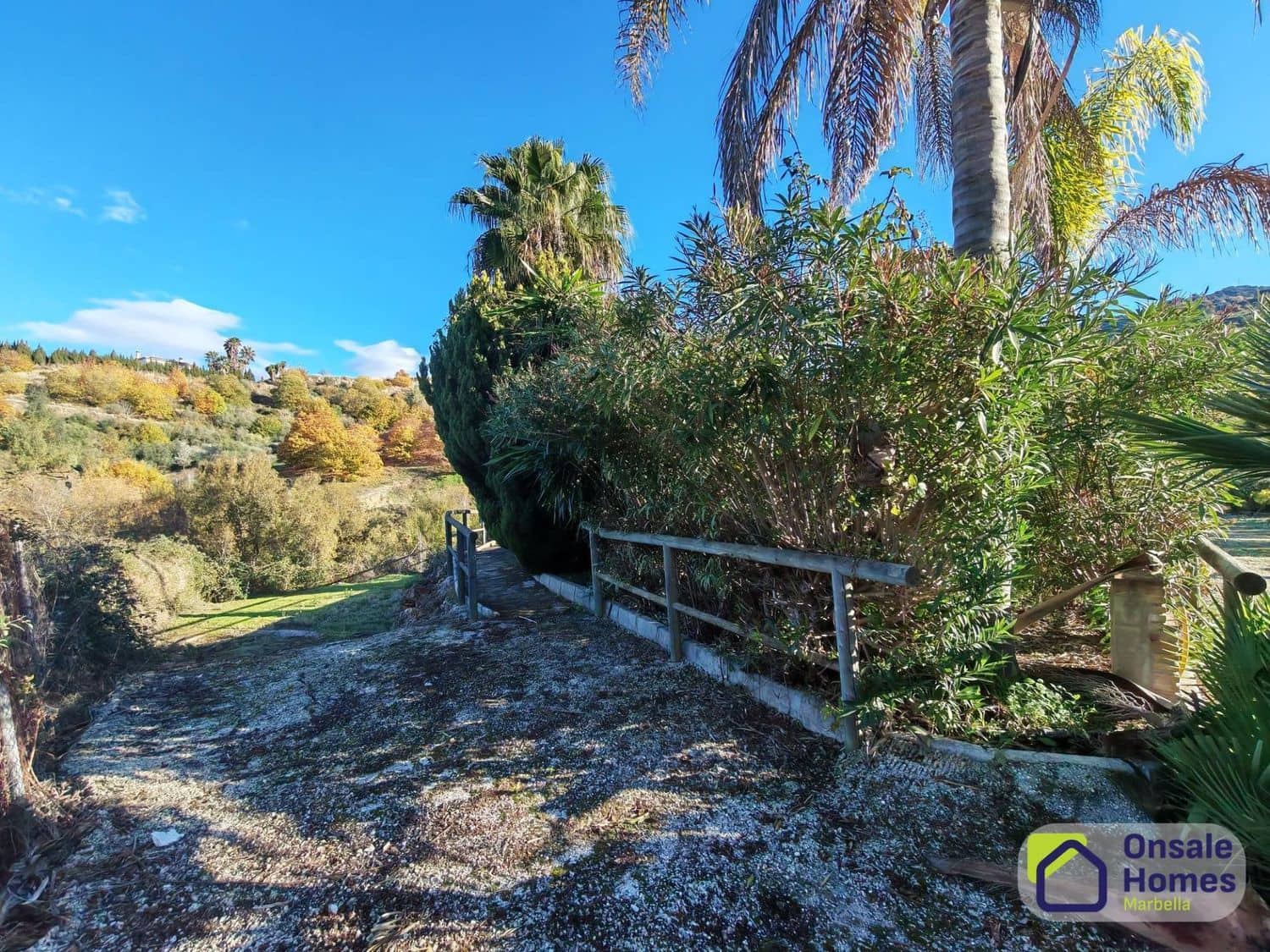 2 bedroom Finca/Country House for sale in Ojen with garage - € 330,000 (Ref: 9047239)