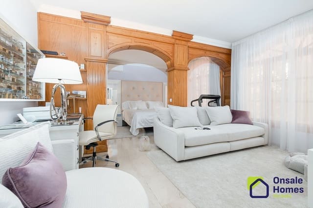 5 soveværelse Villa til salg i Huerta Belón - Calvario, Marbella med swimmingpool garage - € 2.300.000 (Ref: 9075665)